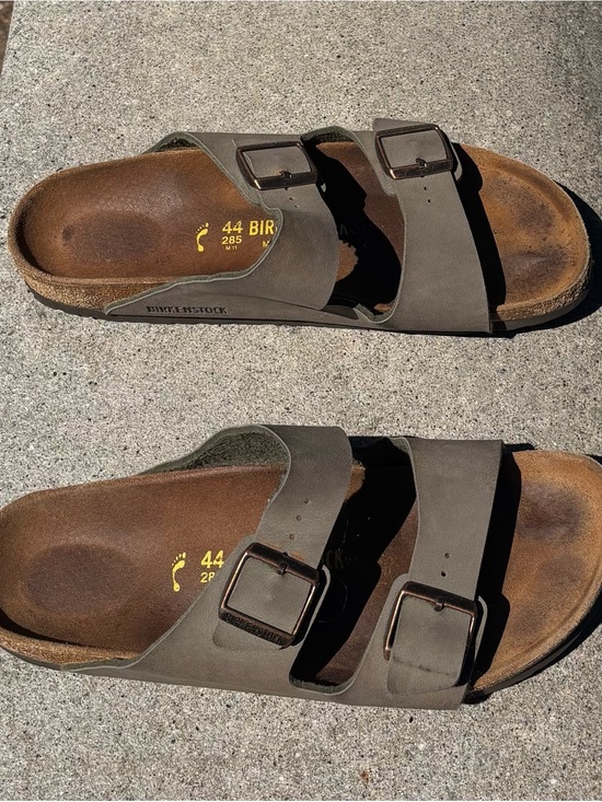 Sandals_&_Flip_Flops